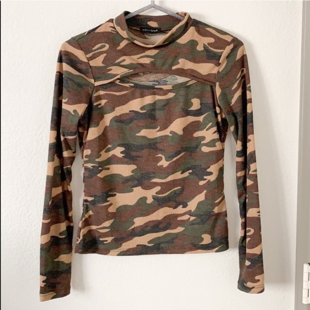 NWOT Urban Episode Cut Out Mock Neck Top Shirt